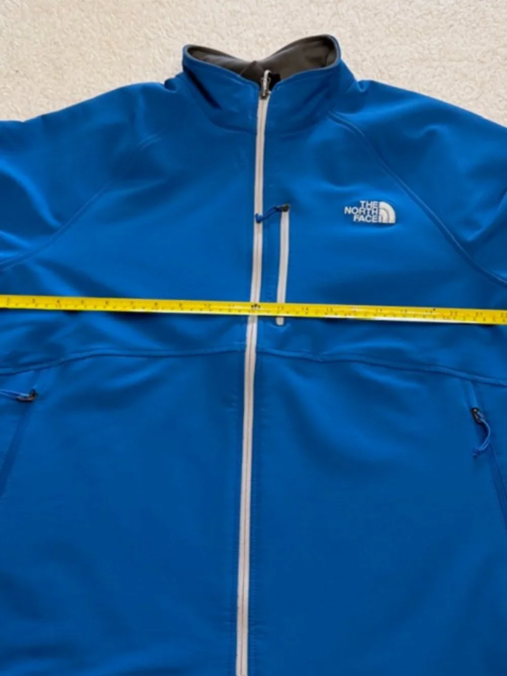 The North Face blue performance jacket 💙